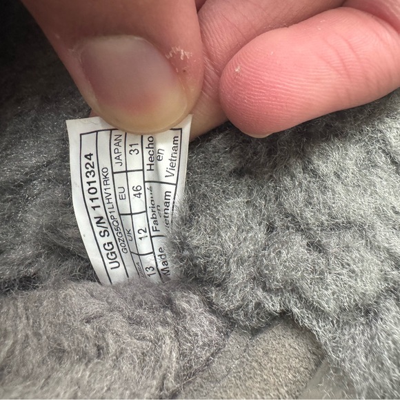 UGG Scuff Logo Slippers | Men’s 13 | Grey/Navy Blue | Suede & Sheepskin Insole - Picture 7 of 16